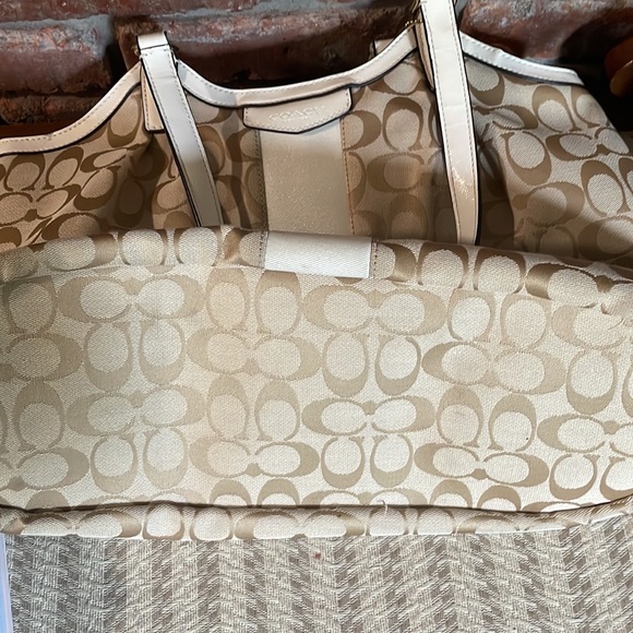 Authentic Coach Signature Devin Shoulder Bag Purse Light Khaki/Ivory - Picture 11 of 11